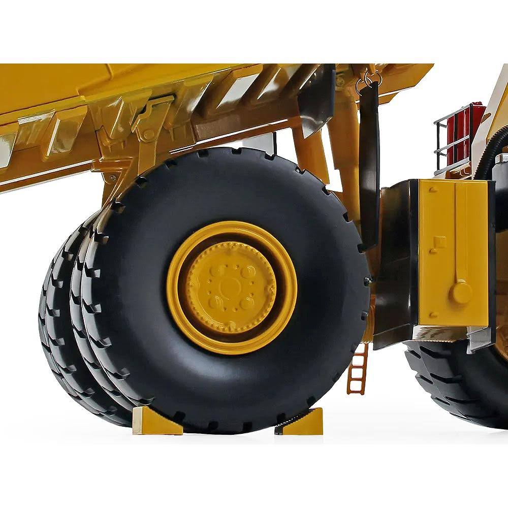 1/50 Diecast Dump Truck Model U98102