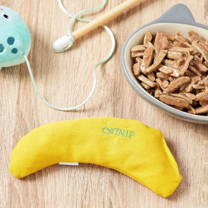 Catnip Filled Banana Shaped Cat Toy L934518