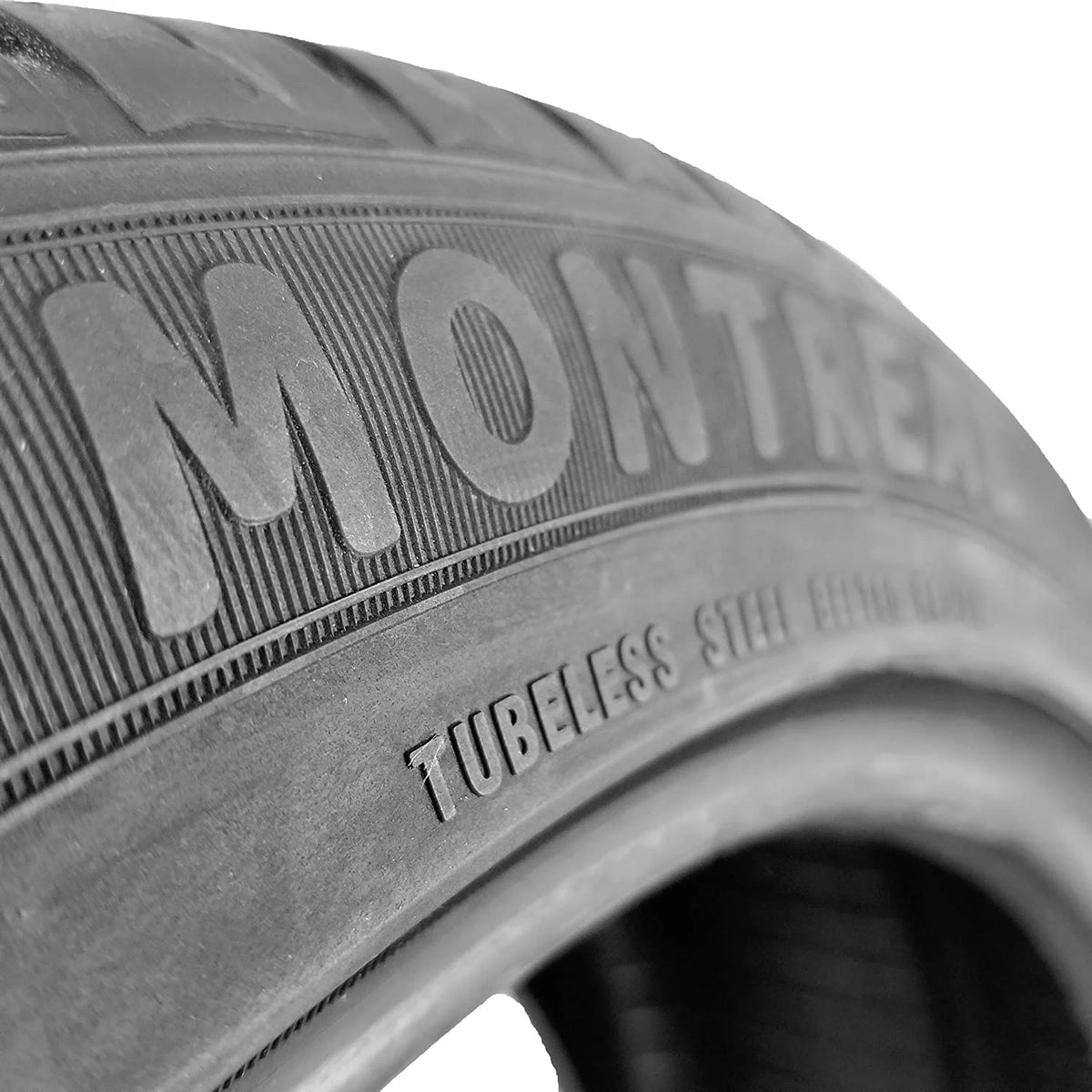 235/40R19 96W XL High Performance Tire I2470