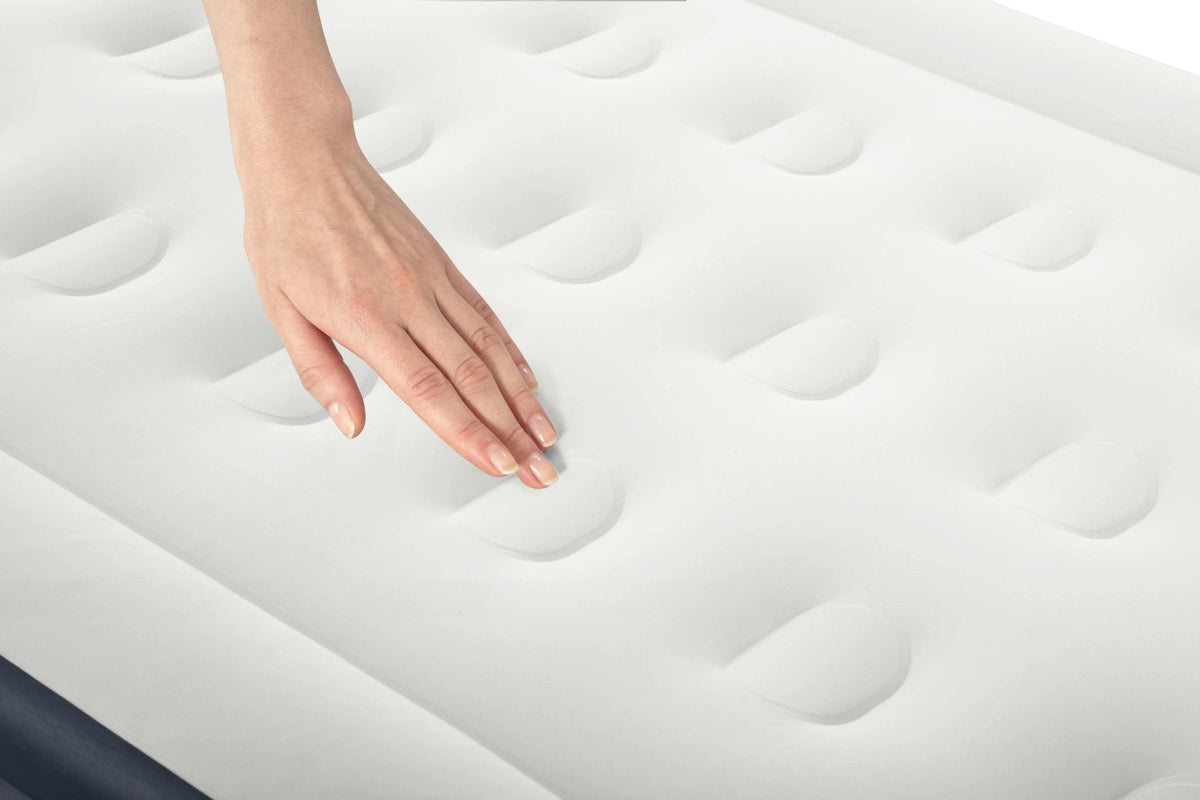 18" Twin Air Mattress with Built-in Pump W433