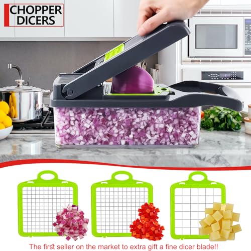 Compact Vegetable Chopper with Container A699