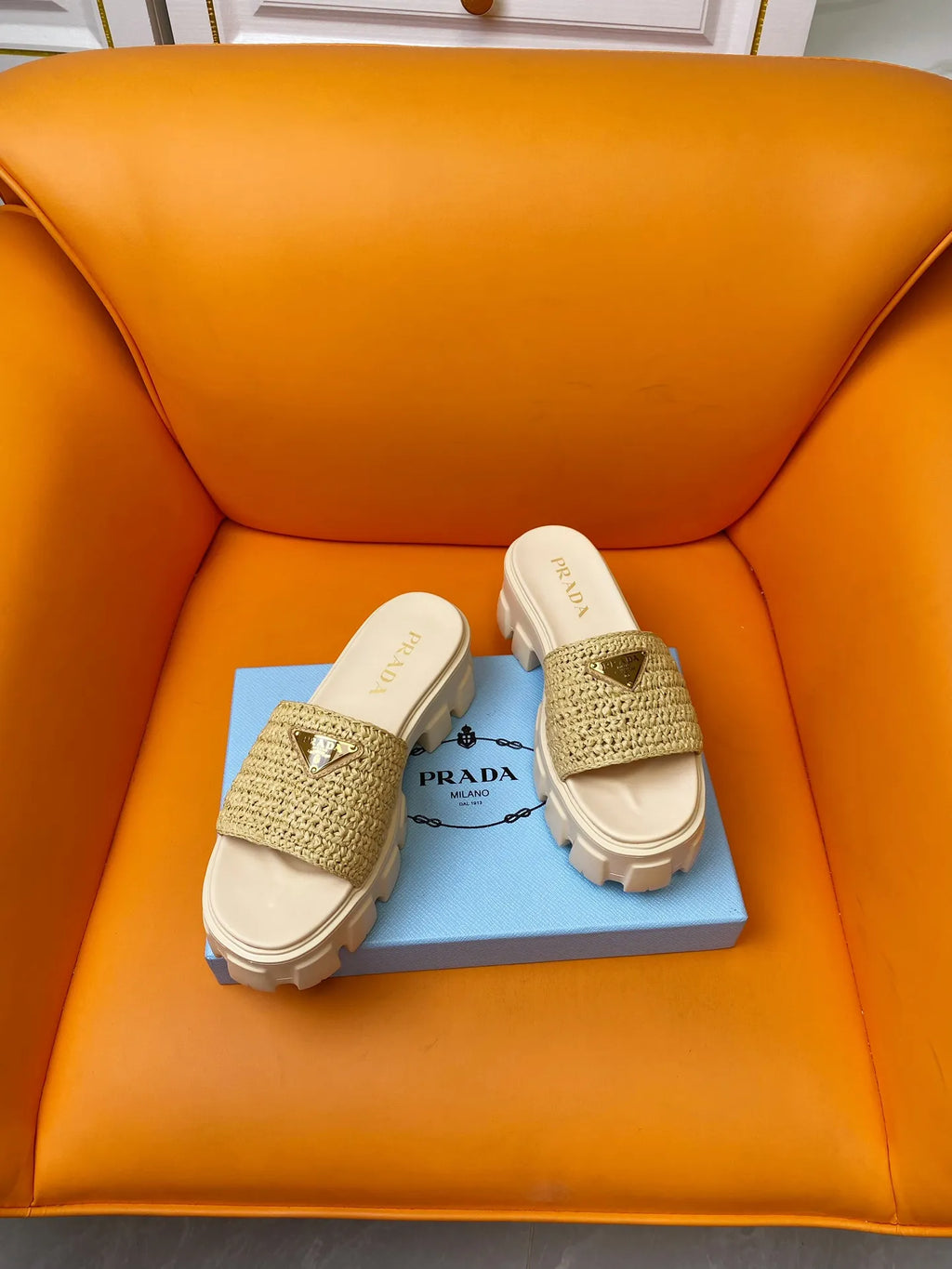 Women Slippers R944642