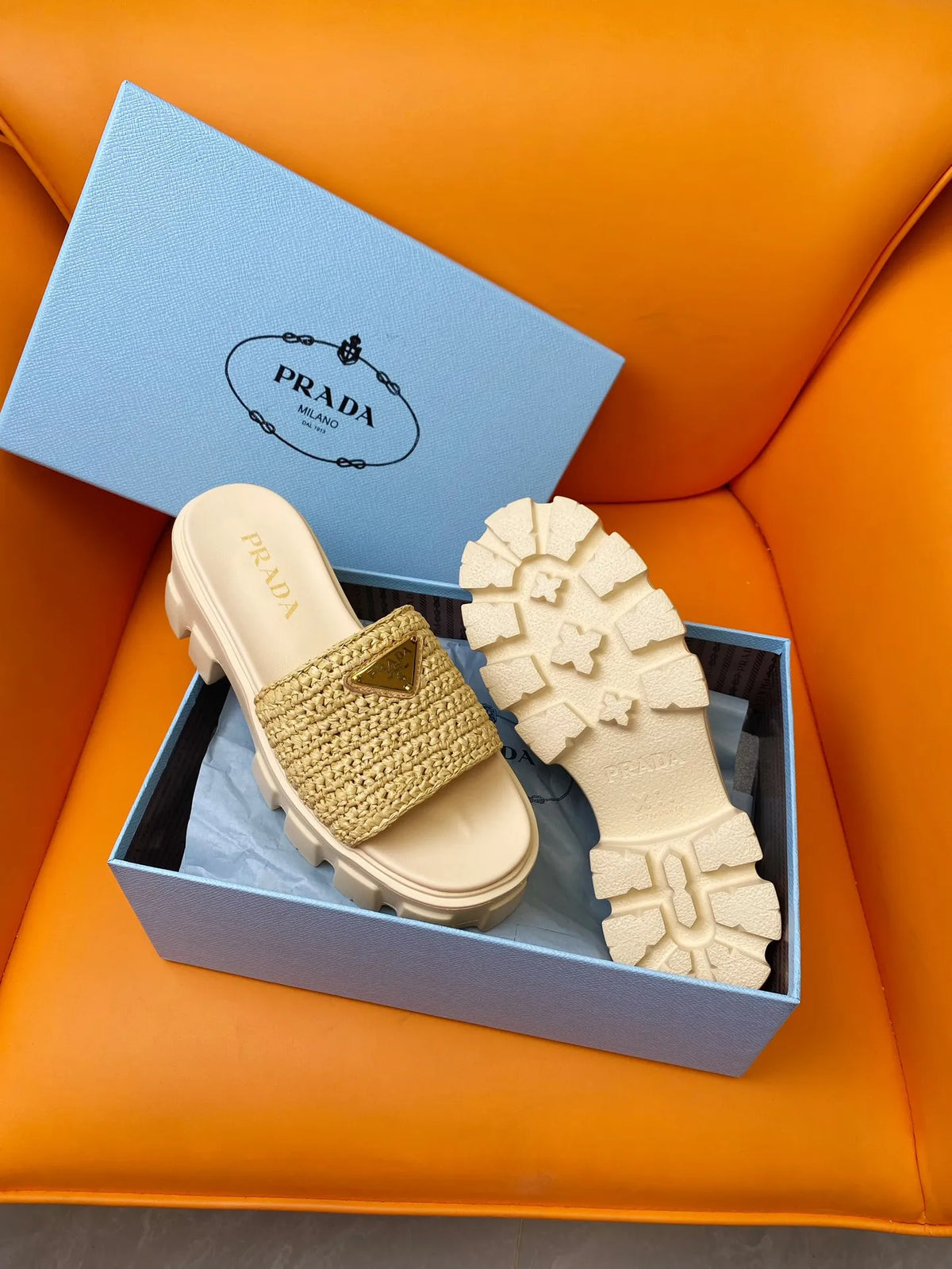 Women Slippers R944642