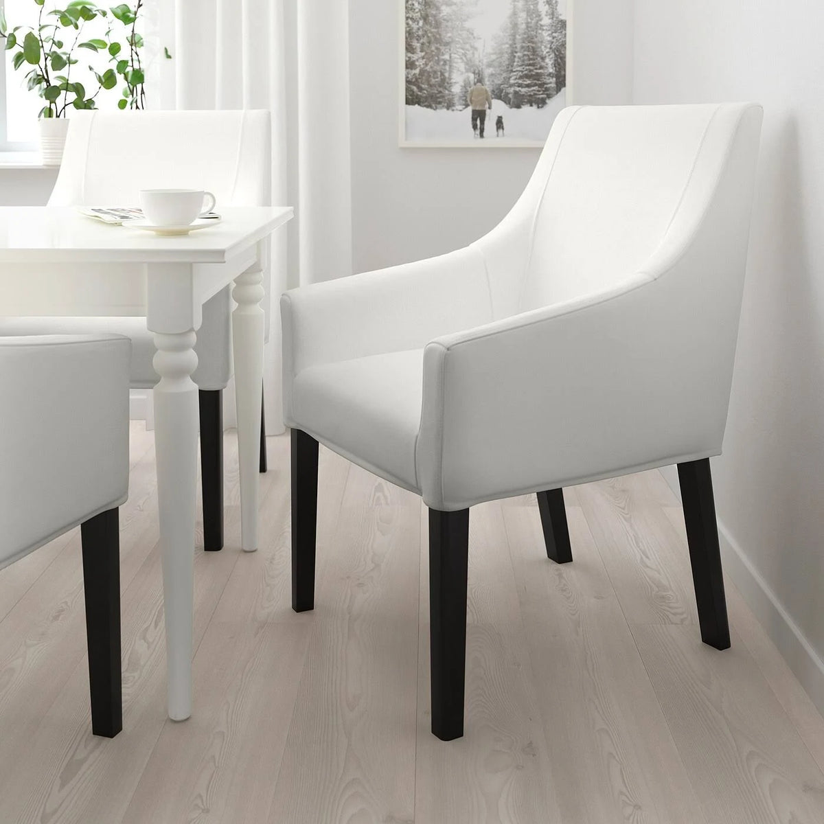 White Armchair G5181