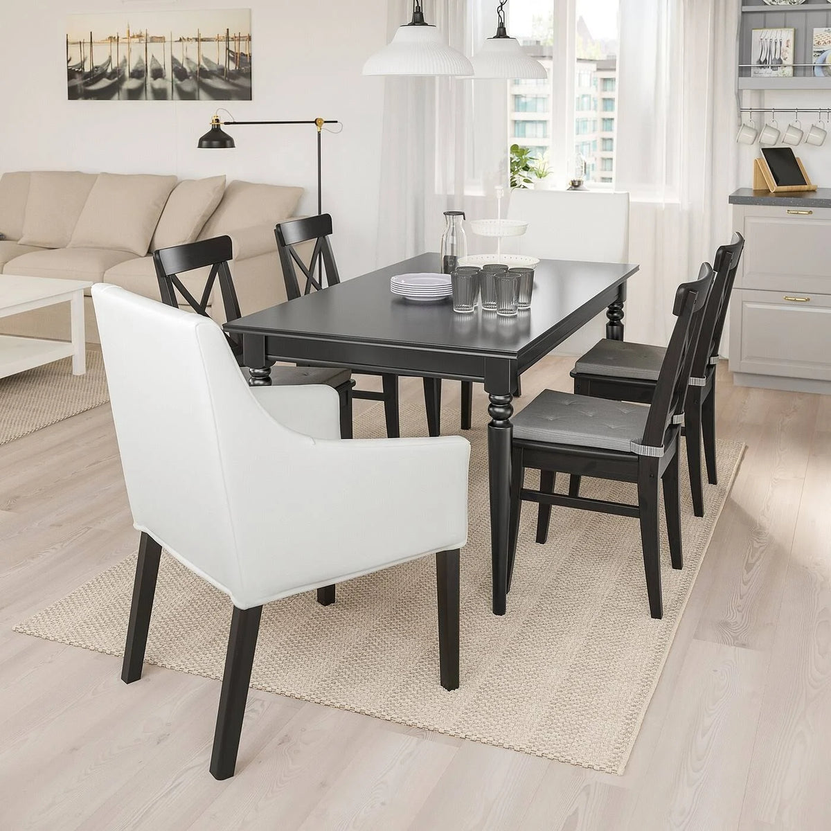 White Armchair G5181