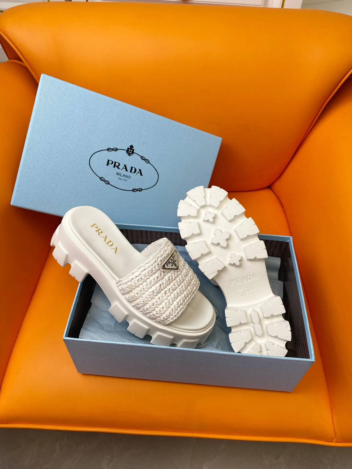 Women Slippers R944642