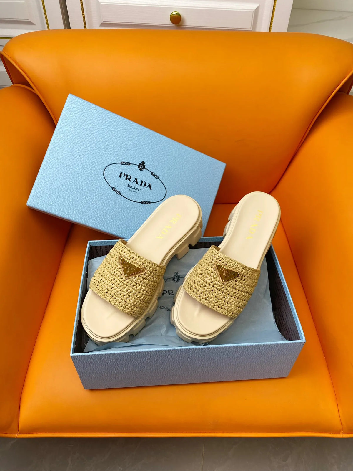 Women Slippers R944642