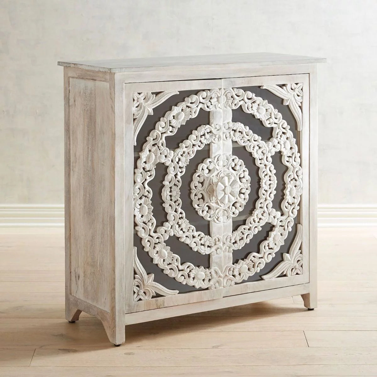 Arched Floral Carved Glass Door Sideboard D5890