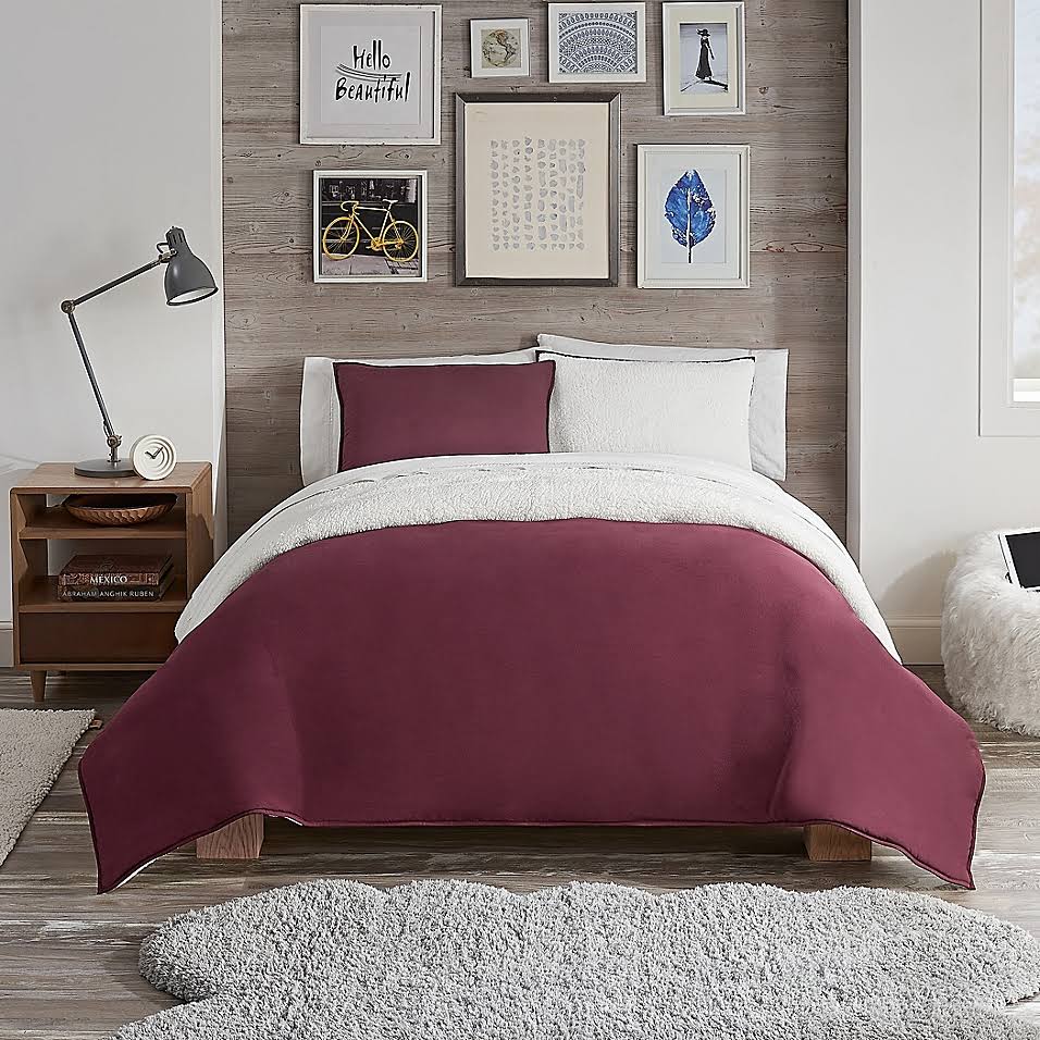 Faux Sherpa 3-Piece Reversible Full/Queen Duvet Cover Set in Cabernet Q170