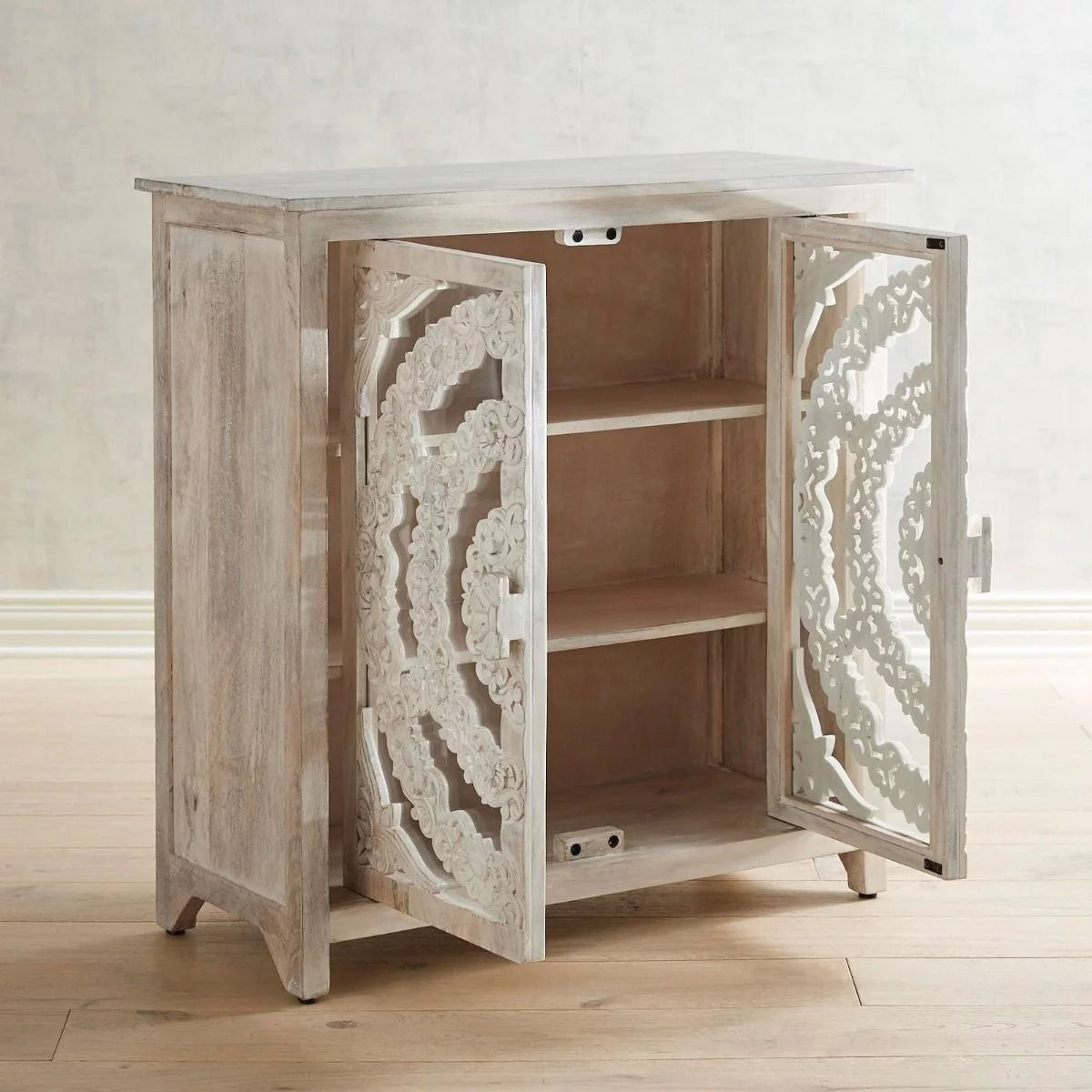 Arched Floral Carved Glass Door Sideboard D5890