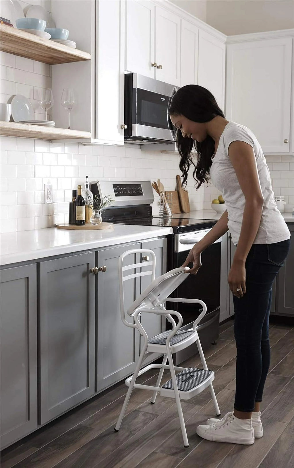 White Retro Counter Chair Step Stool with Lift-up Seat W897430